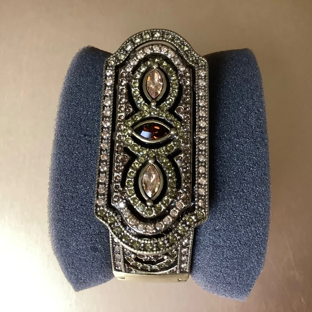 Heidi Daus hinged inspired has