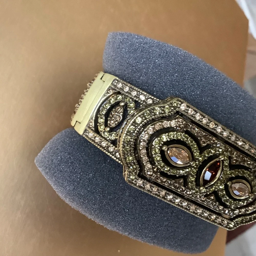 Heidi Daus inch antique vintage