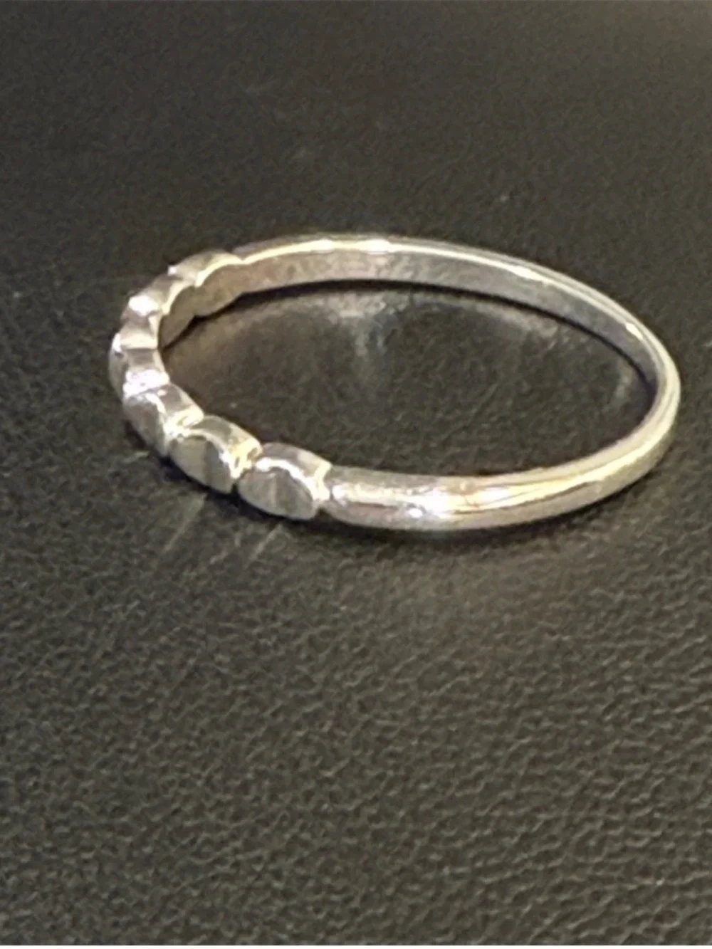 N/A band ring