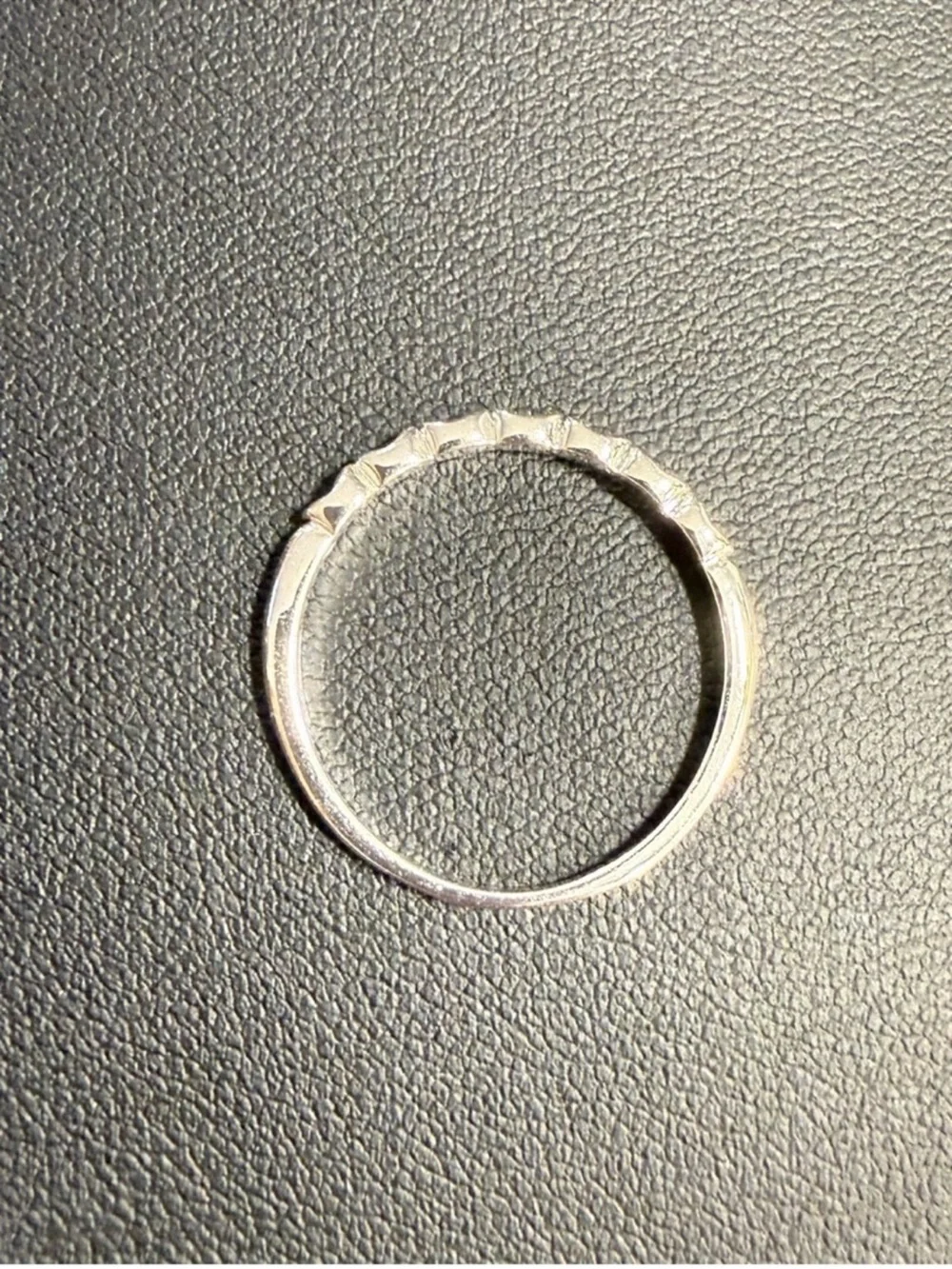 N/A band ring
