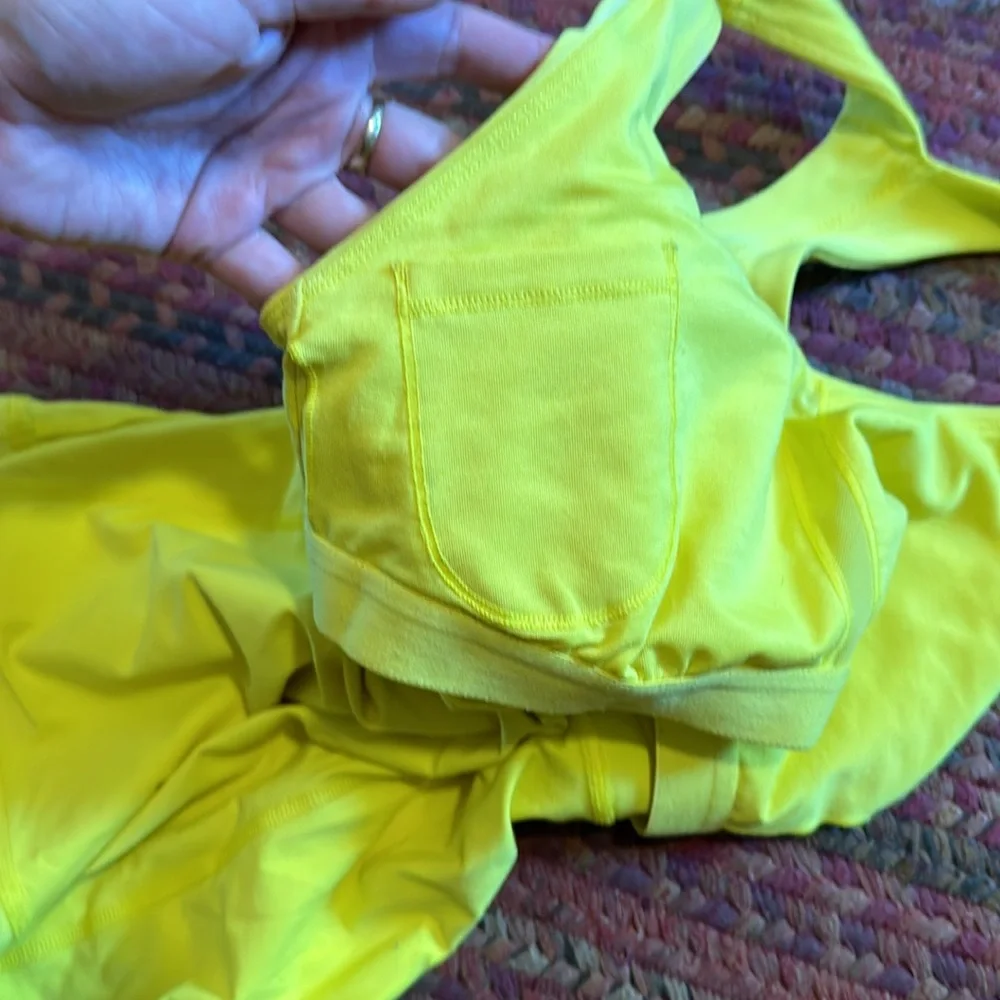 LULULEMON BRIGHT YELLOW ATHLETIC TANK WORK OUT TENNIS GOLF PICKLEBALL WAIST