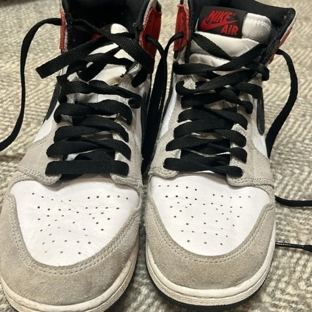 Nike Air Jordan 1 Retro‎ High youth size 6 light smoke gray