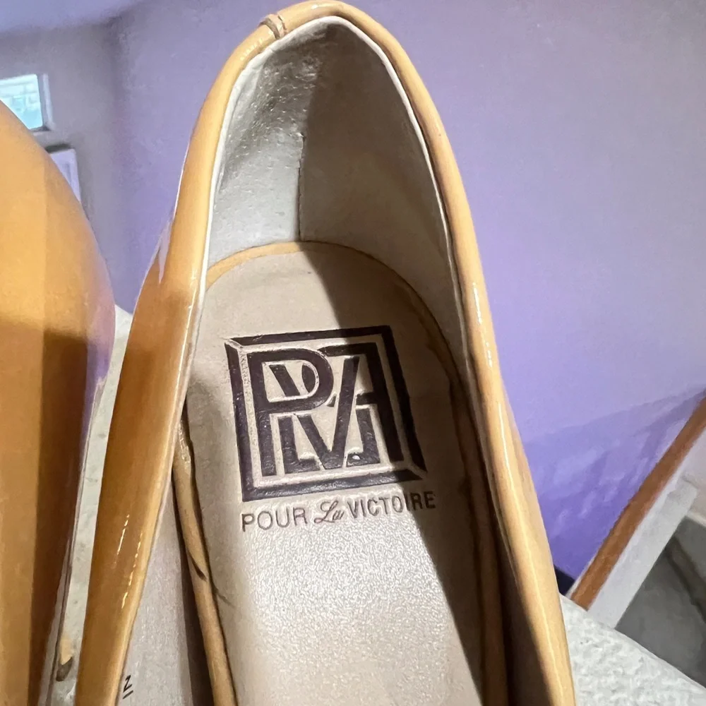 POUR LA VICTOIRE GENUINE PATENT‎ LEATHER Nude Irina Platform Pump Shoes 7.5