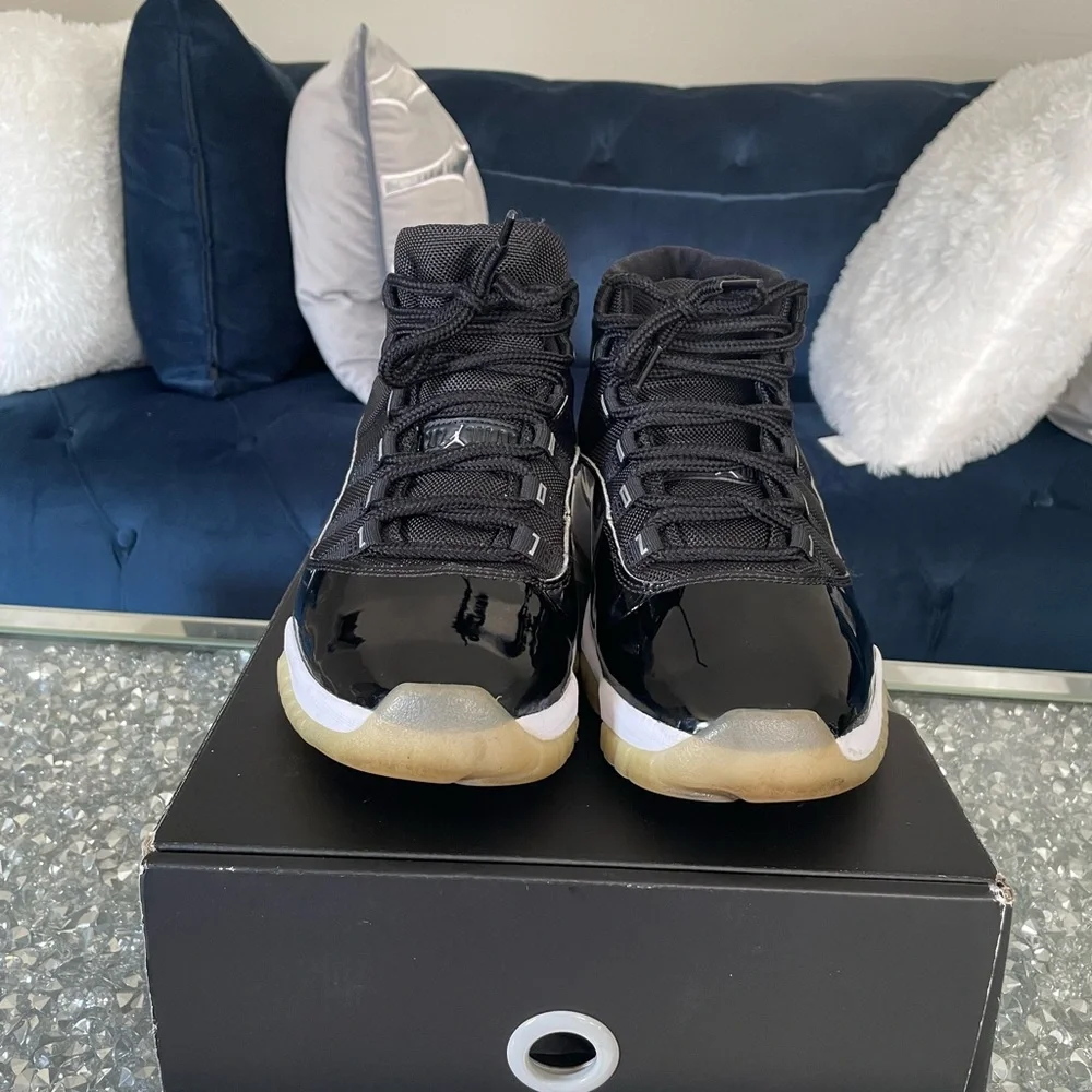 Air Jordan 11 Retro Jubilee Black/White