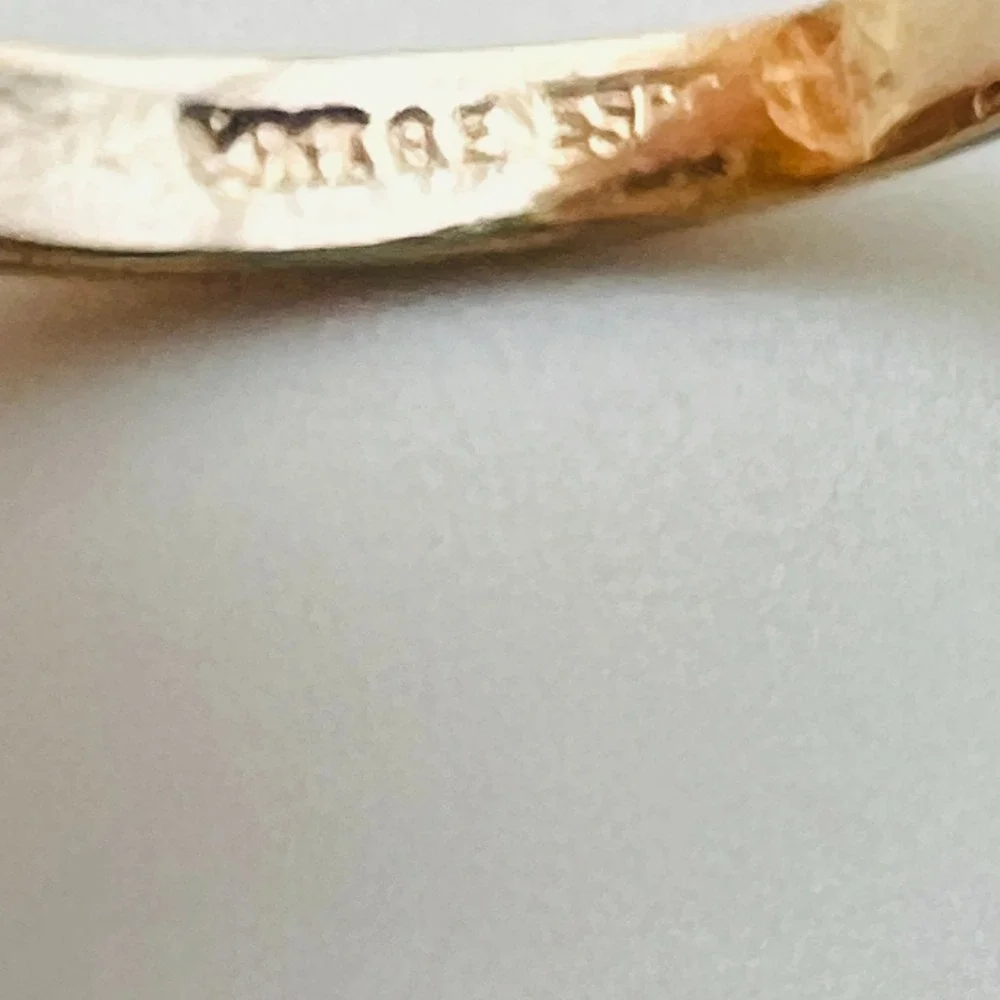N/A gold tone