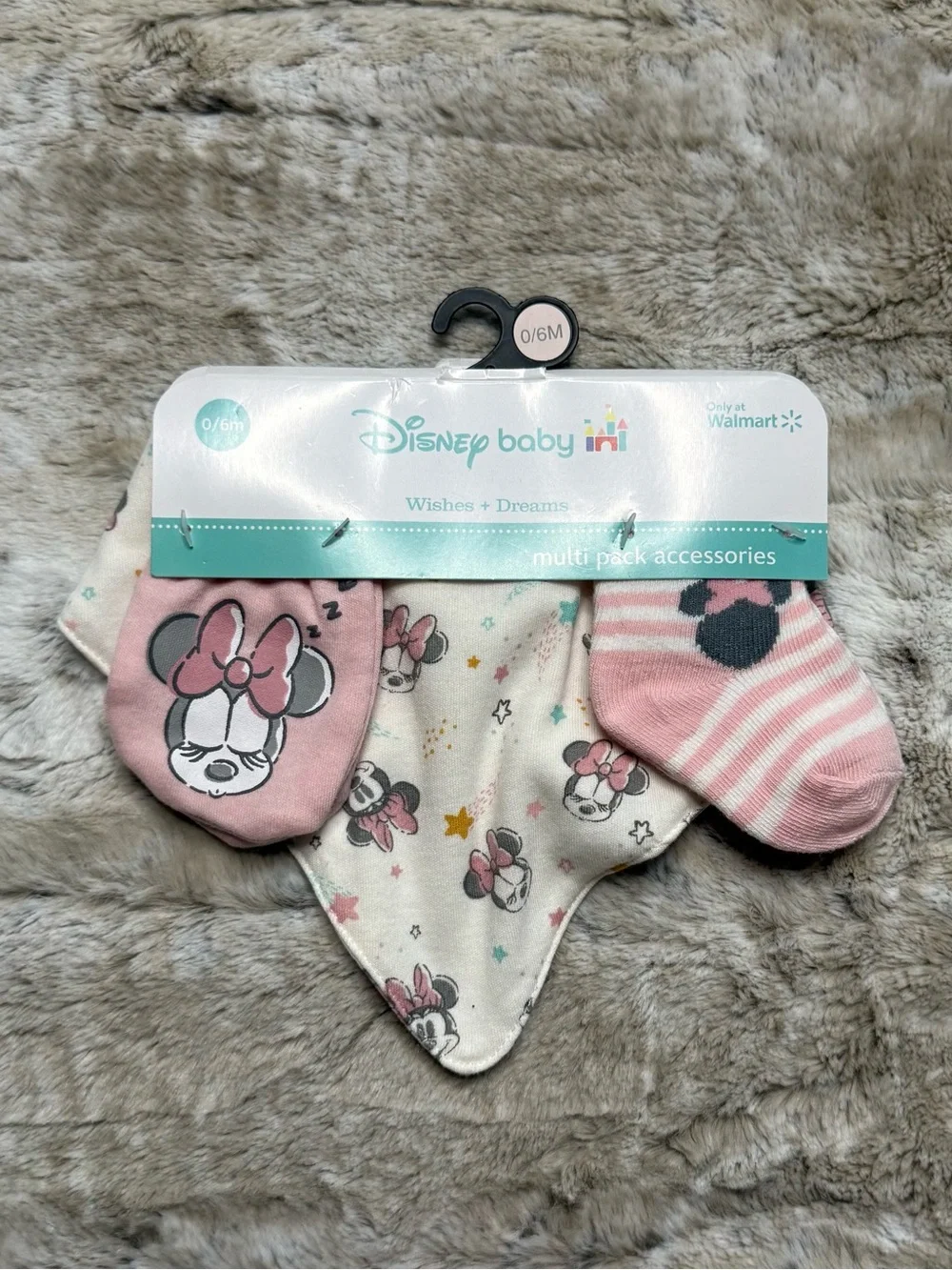 *NWT* Disney Baby Minnie Mouse Bib, Socks, and Mittens Set, Size 0/6M
