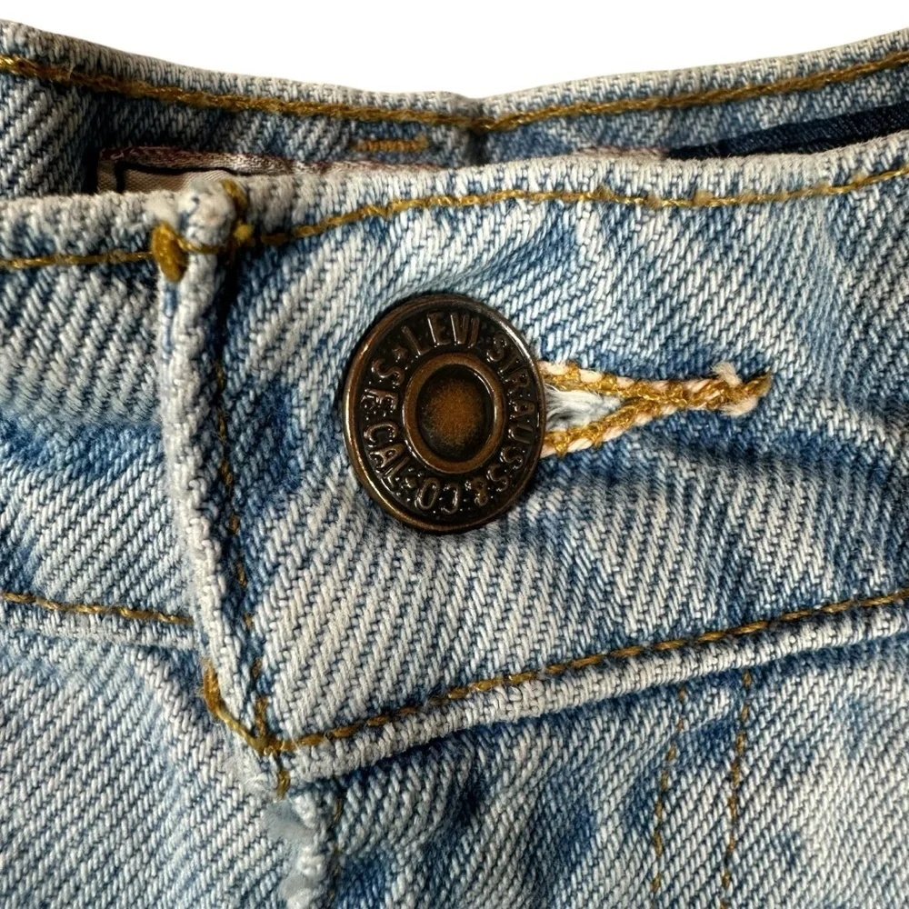 Levis rated lay