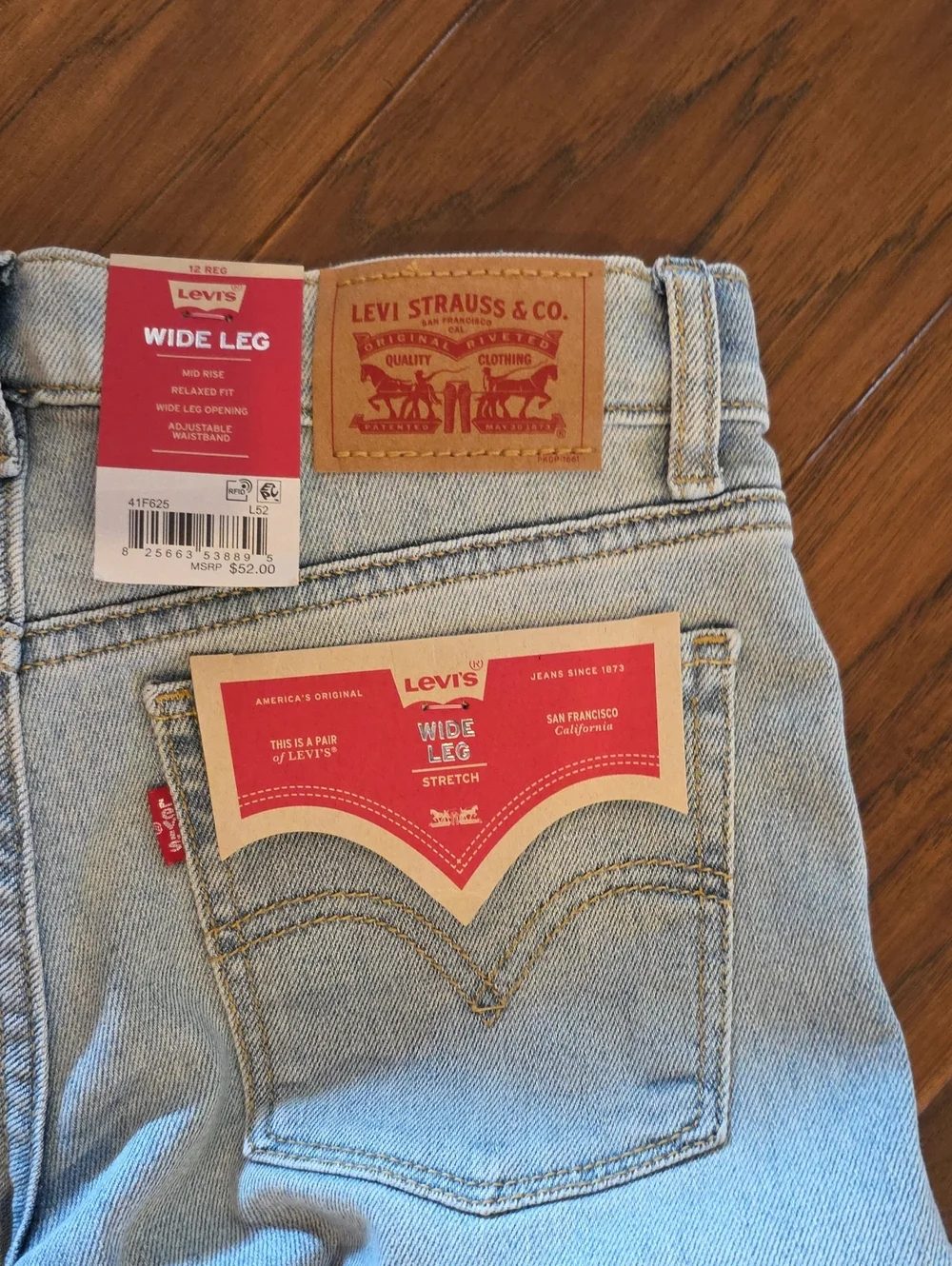 NWT Levi's Distressed Wide Leg Jeans Size 12