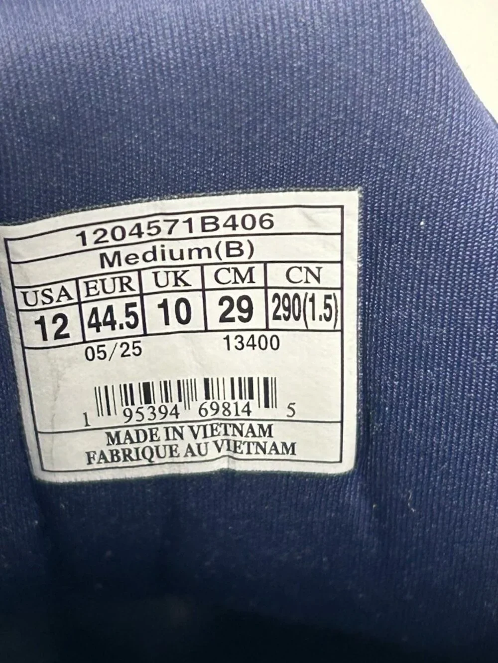 Brooks excellent wore