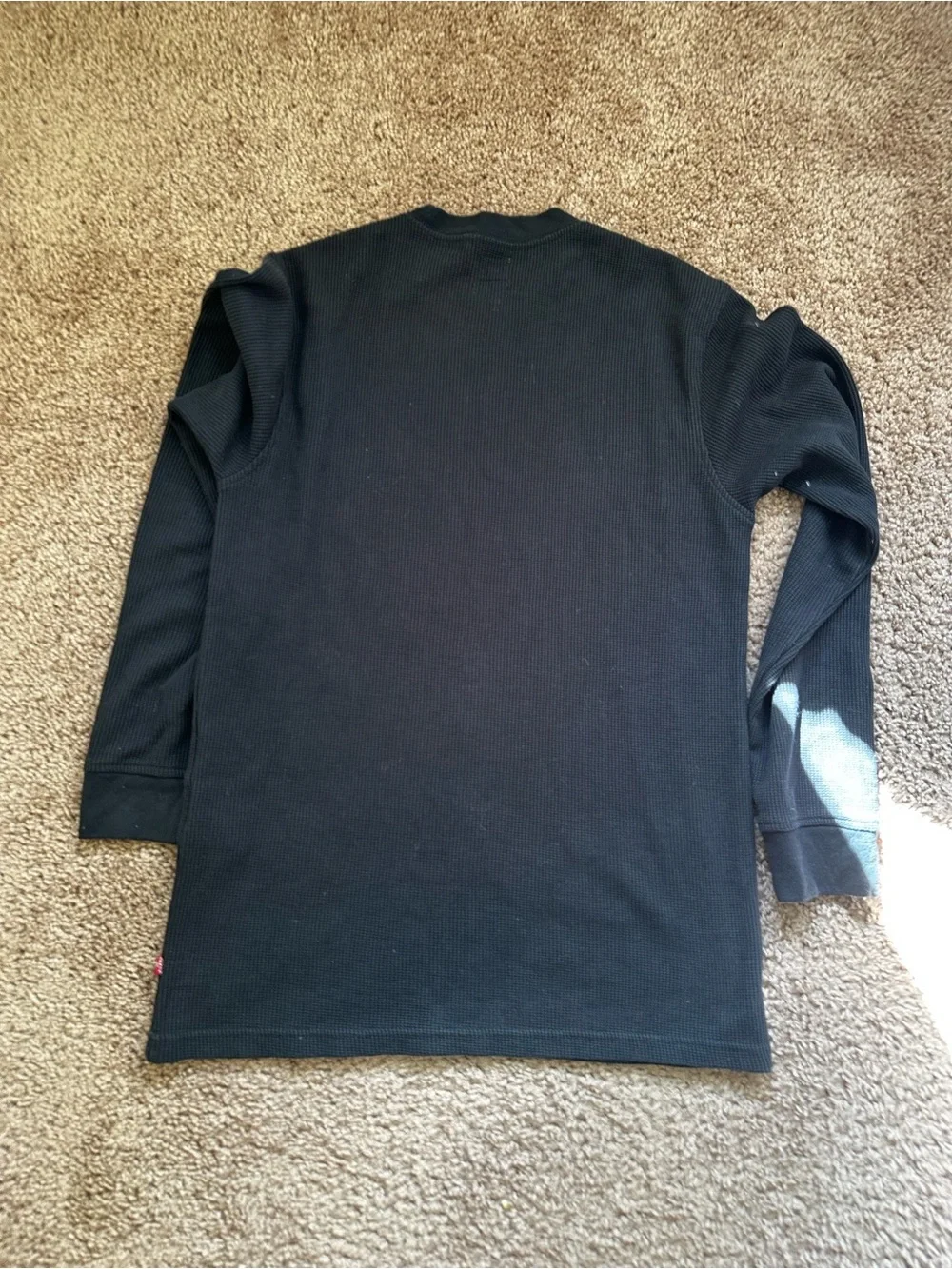 Levis simple crewneck cuffs