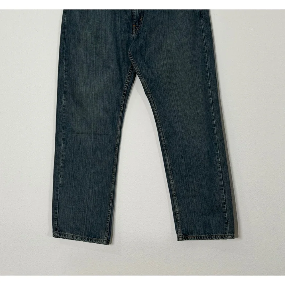 Levis offers seat