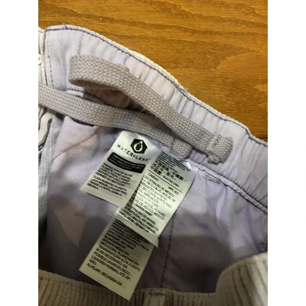 Levis excellent