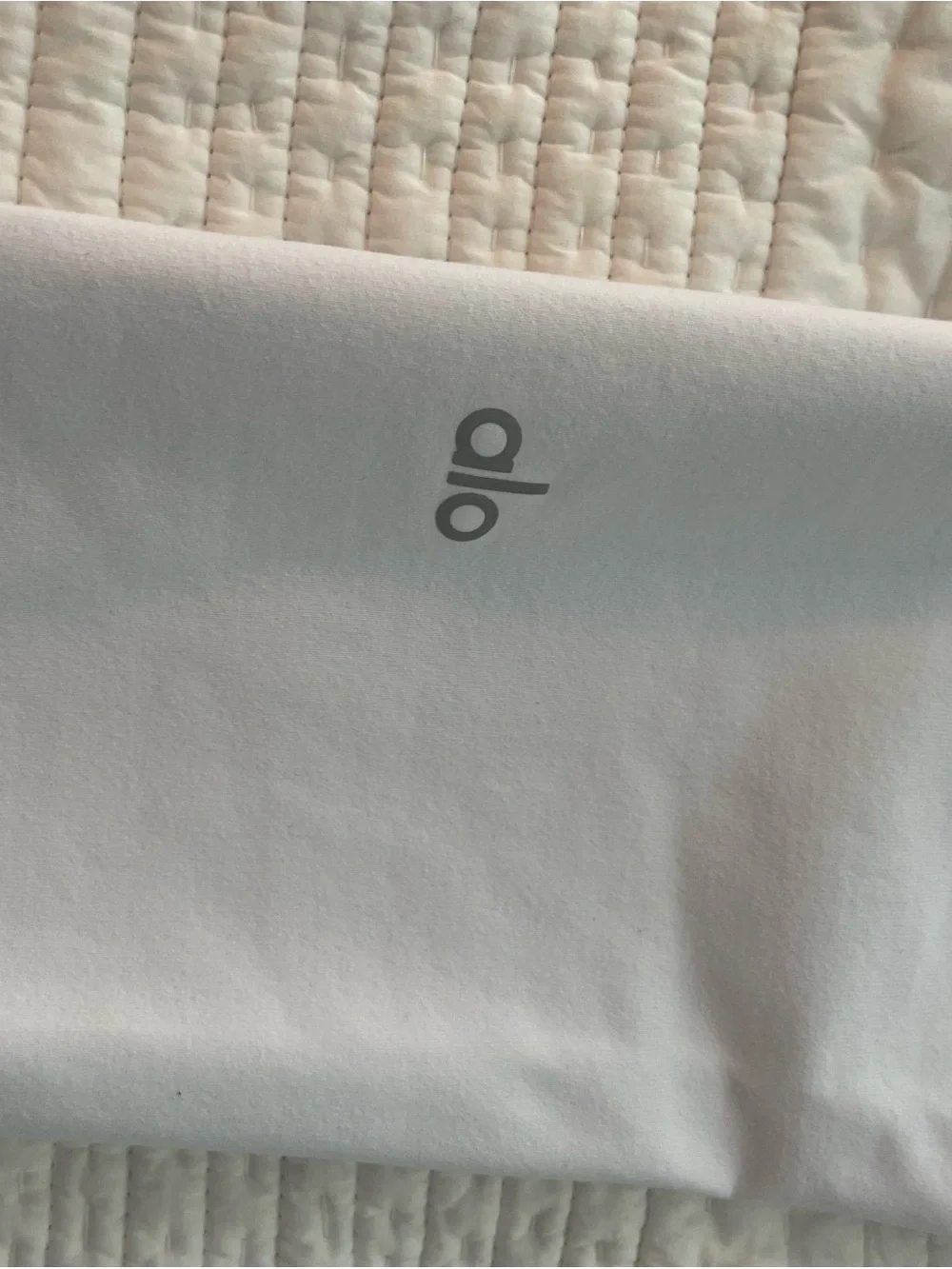 ALO Yoga soft white
