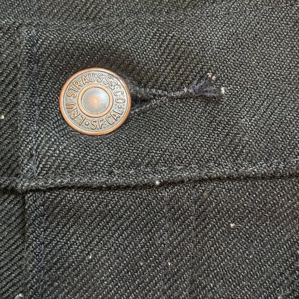Levis classic black