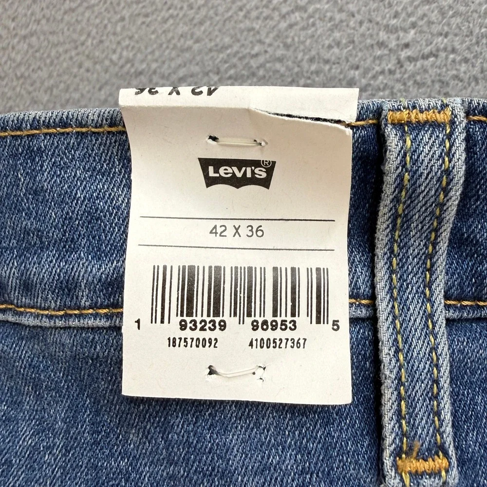 Levis you please