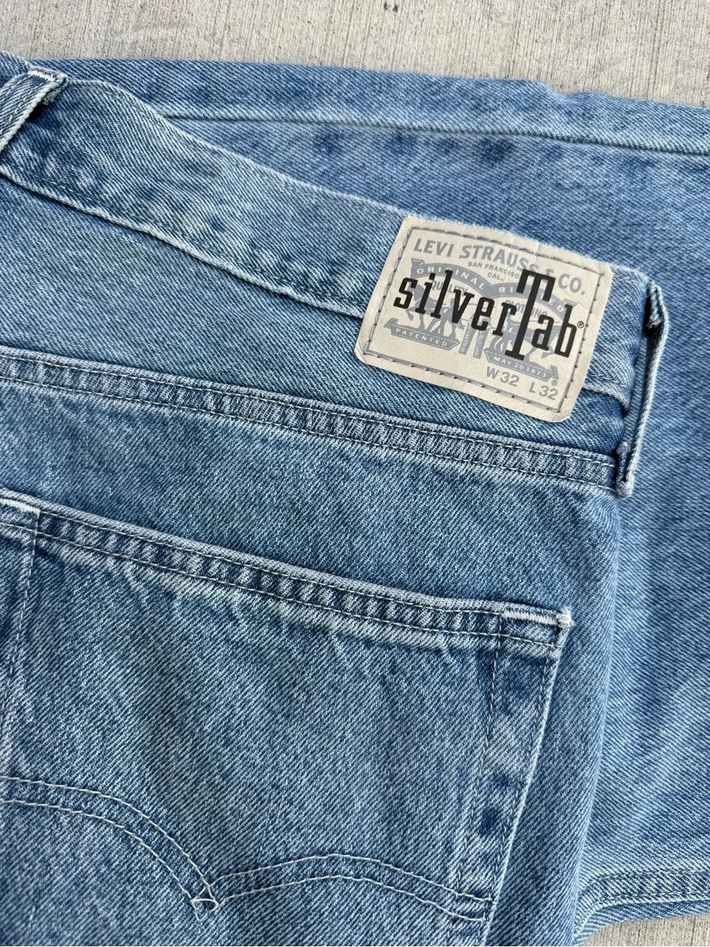 Levis wash jeans