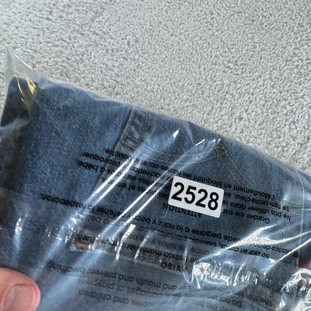 Levis any wear