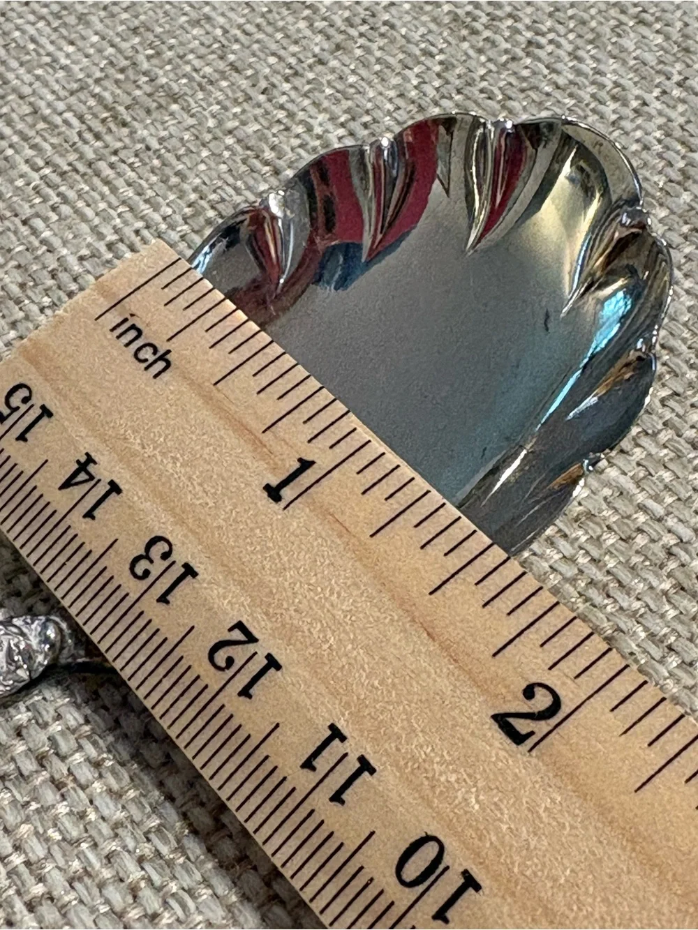 Wm Rogers relishes traditional flatware
