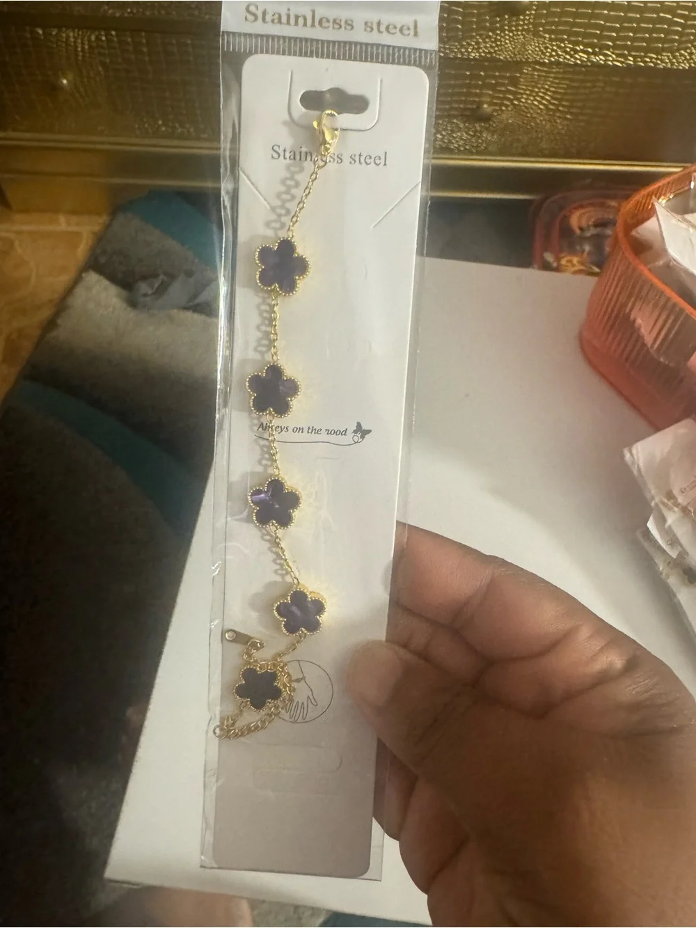 N/A elegant gold