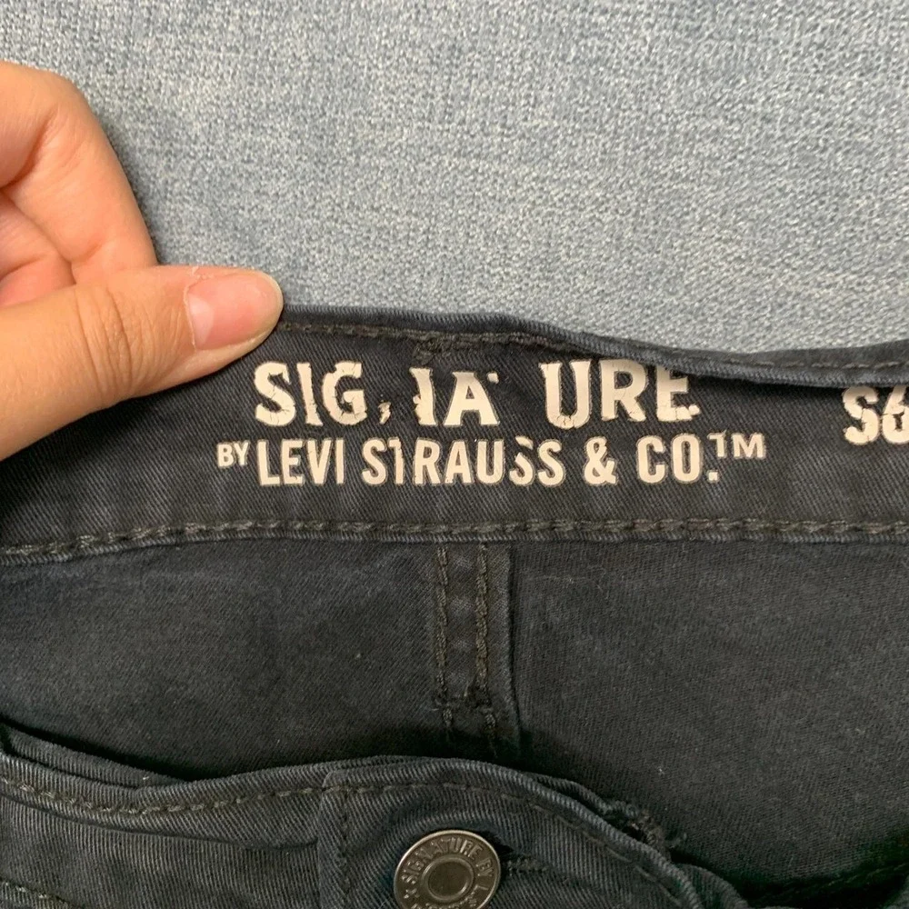 Levis color black