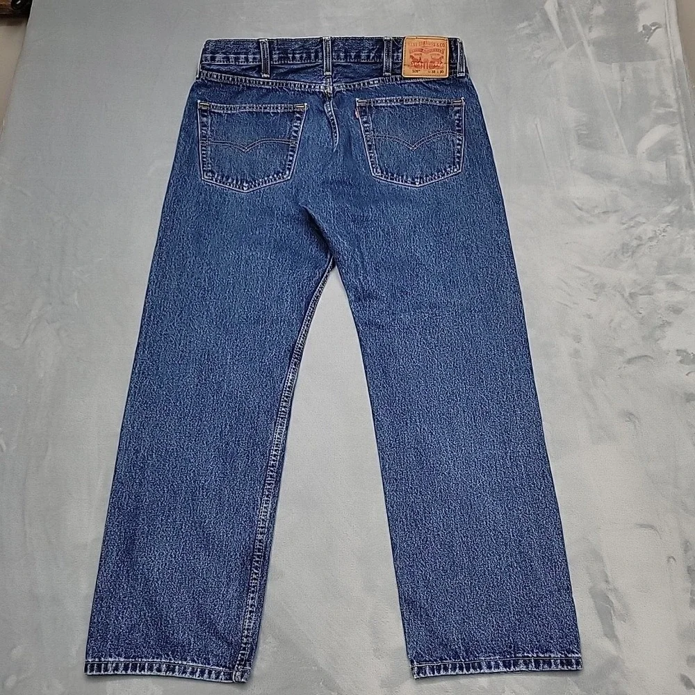 Levis any items straight