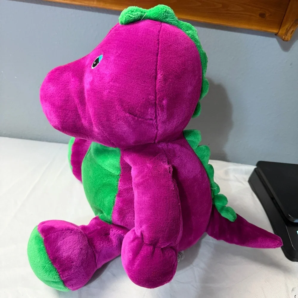 CHRISHA Playful Plush vintage barney