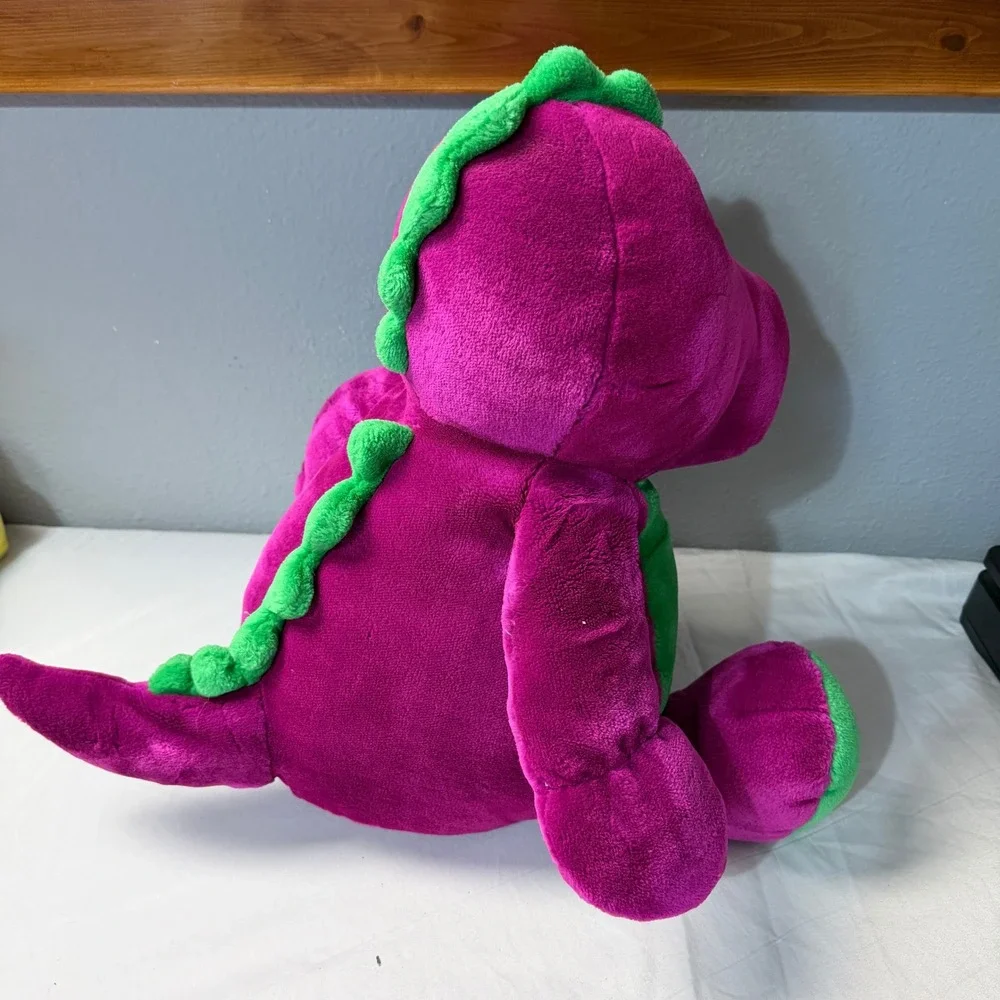 CHRISHA Playful Plush vintage barney