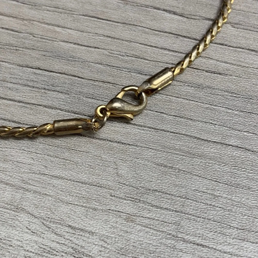 N/A gold tone