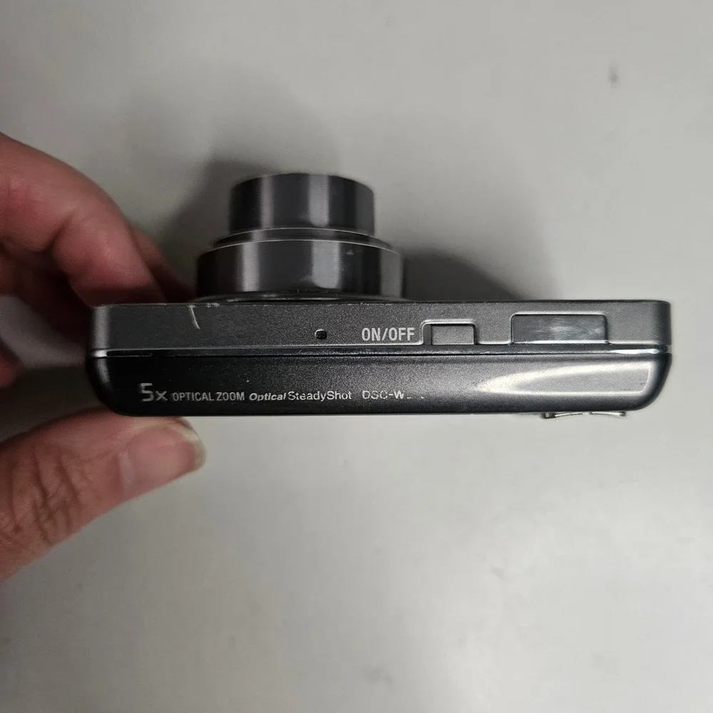 Sony Cyber-shot DSC-W570 16.1MP Digital Camera Silver 5x Carl Zeiss UNTESTED