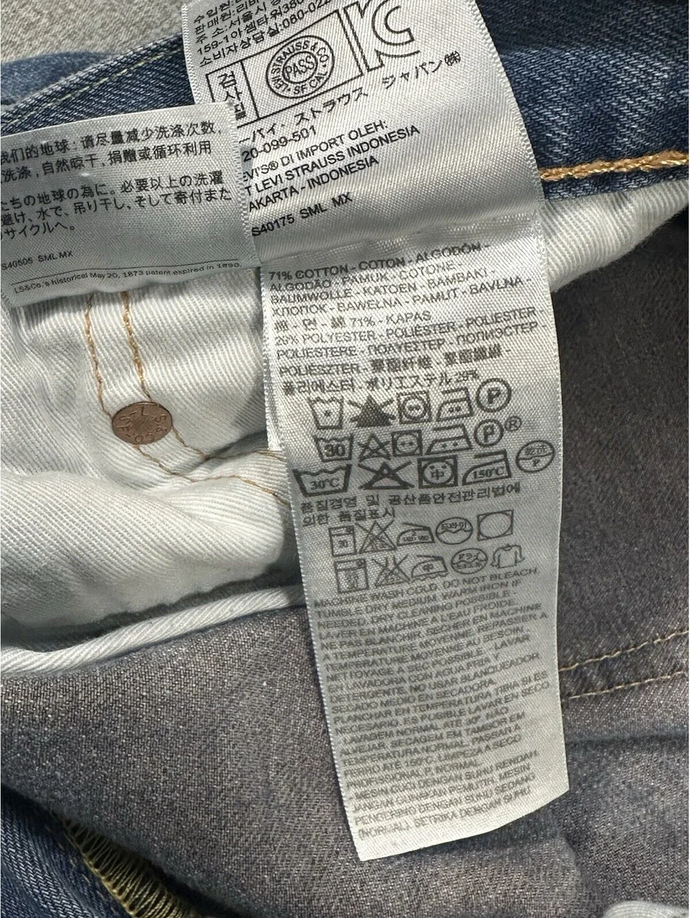 Levis tagged 34x32