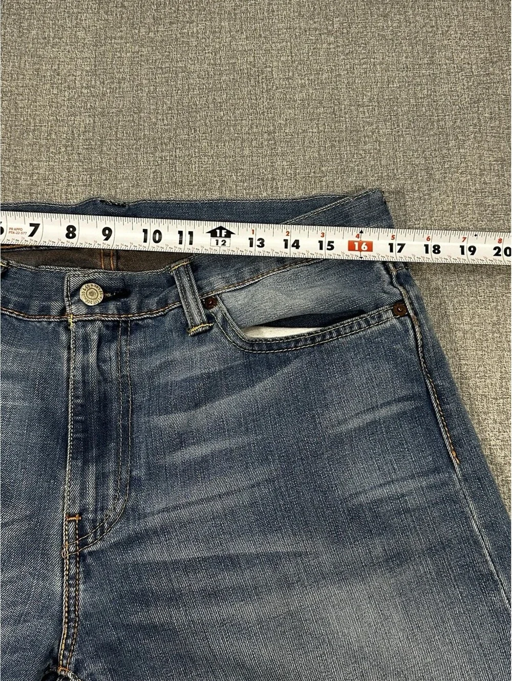 Levis tagged 34x32
