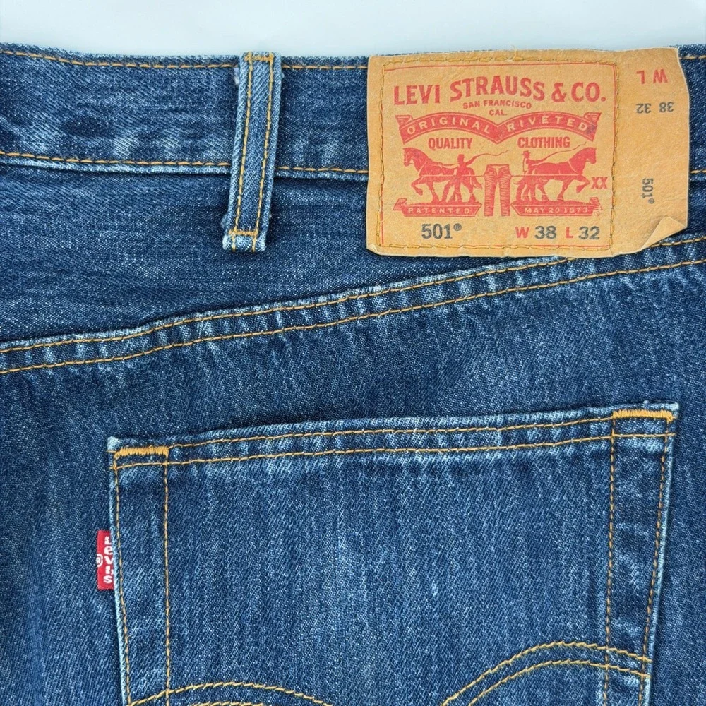 Levi's 501 Original Fit Jeans Mens 38x32 Blue Medium Wash Button Fly Straight