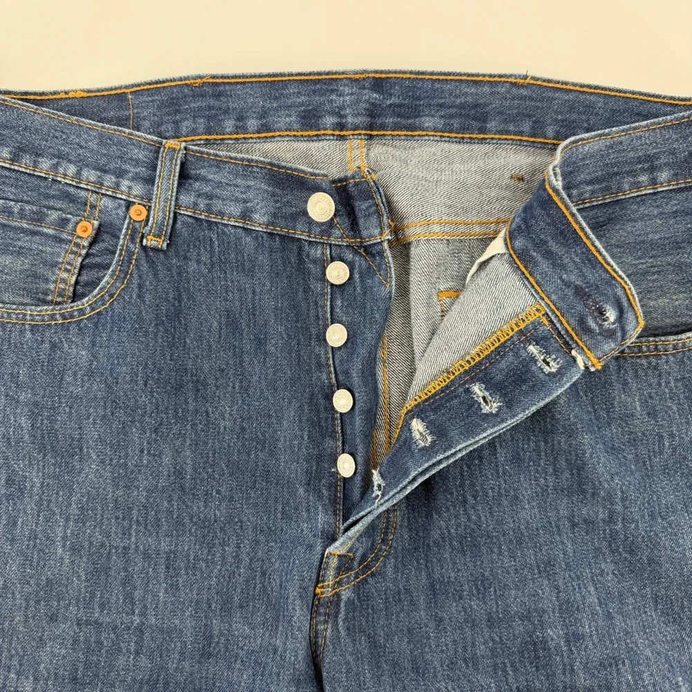 Levi's 501 Original Fit Jeans Mens 38x32 Blue Medium Wash Button Fly Straight