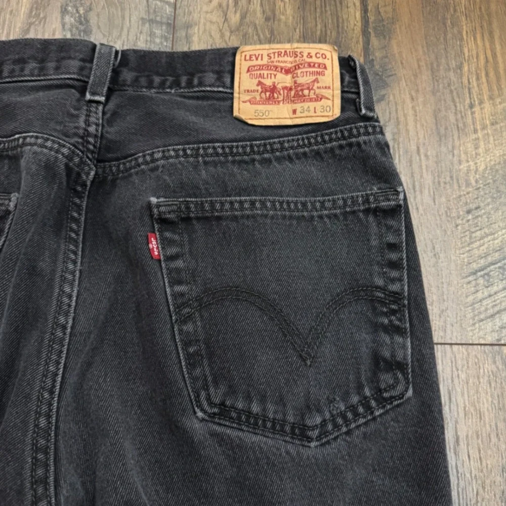Levis 550 Relaxed Fit Men Black Jeans 34x30 Faded Denim Cotton Streetwear Grunge