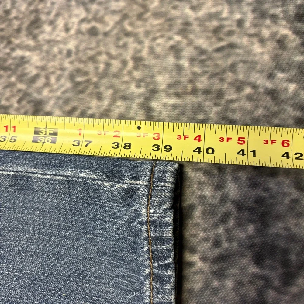 Levis levi 569