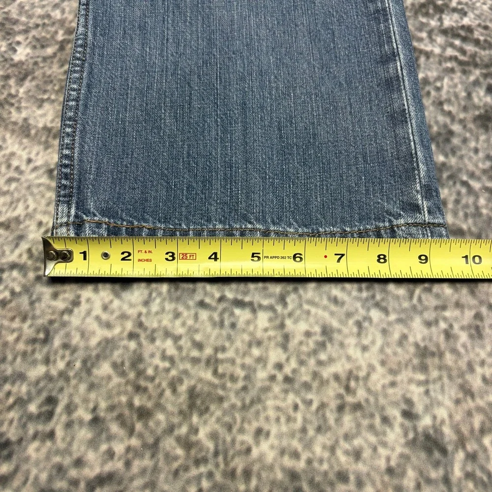 Levis levi 569
