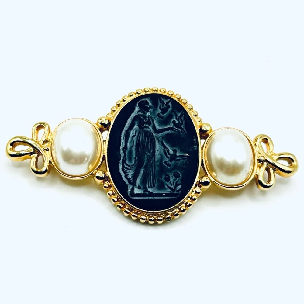Vintage elegant brooch