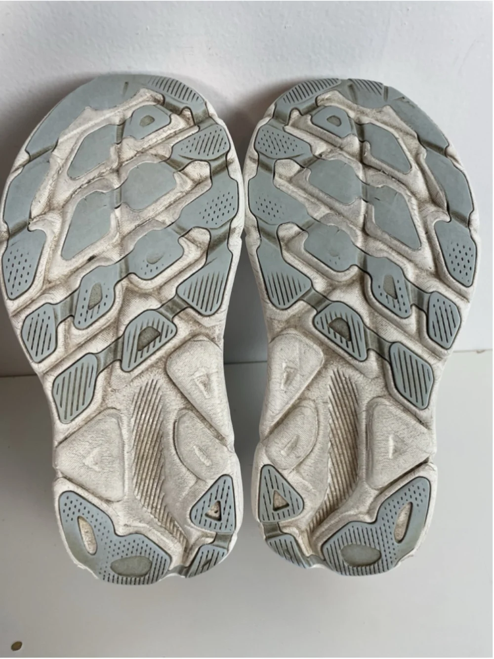 Hoka moderate signs