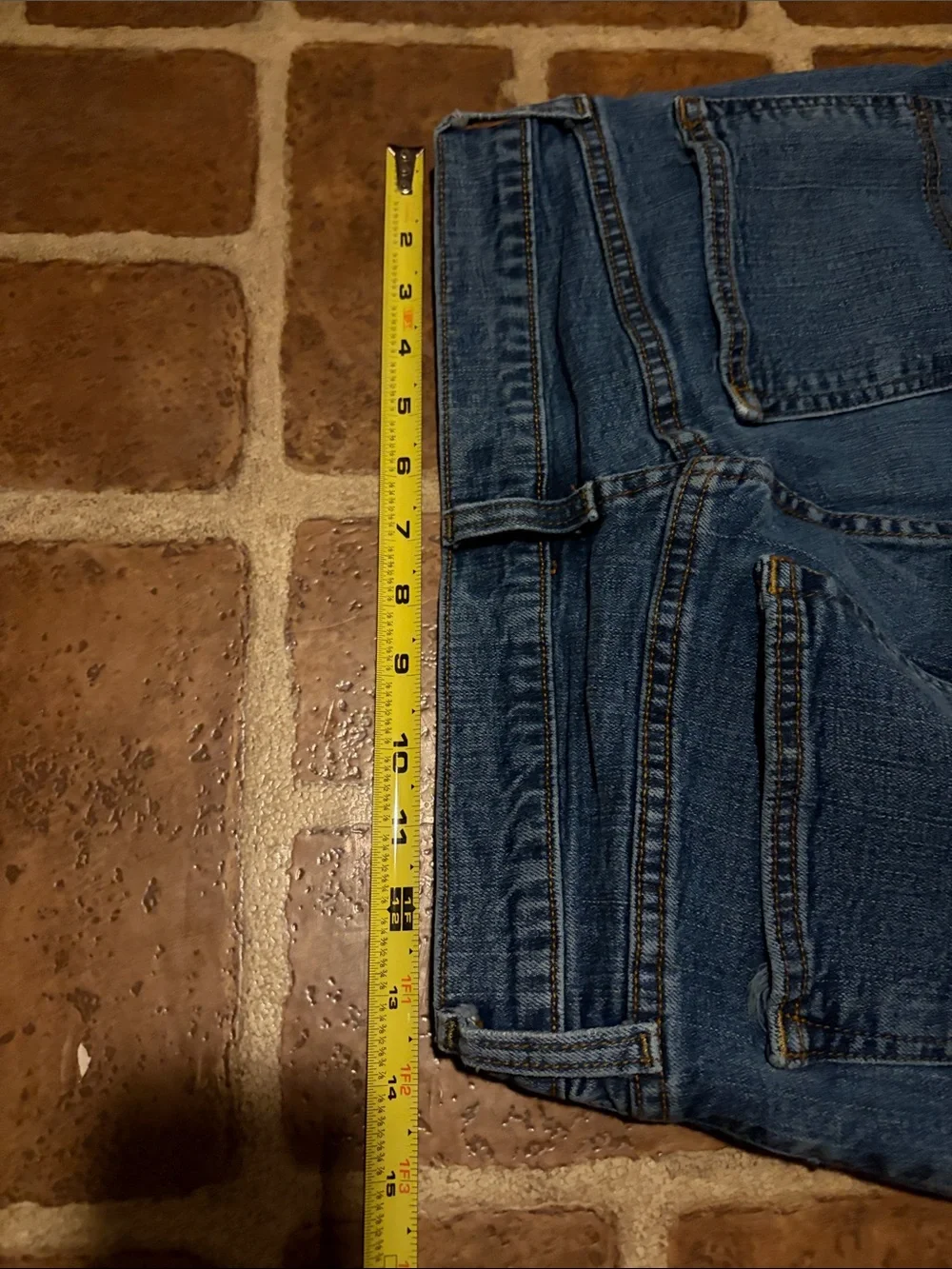 Arizona Jean Company color outfits features