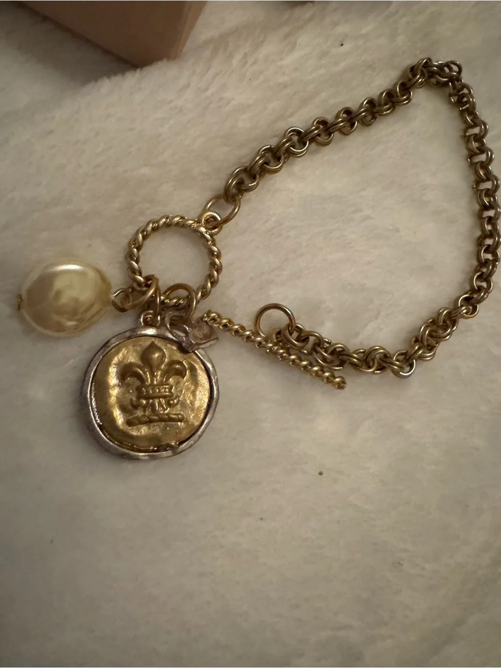 N/A elegant gold