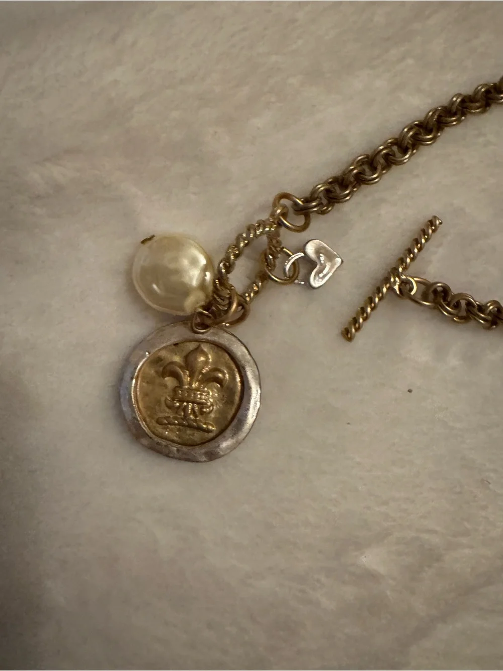N/A elegant gold