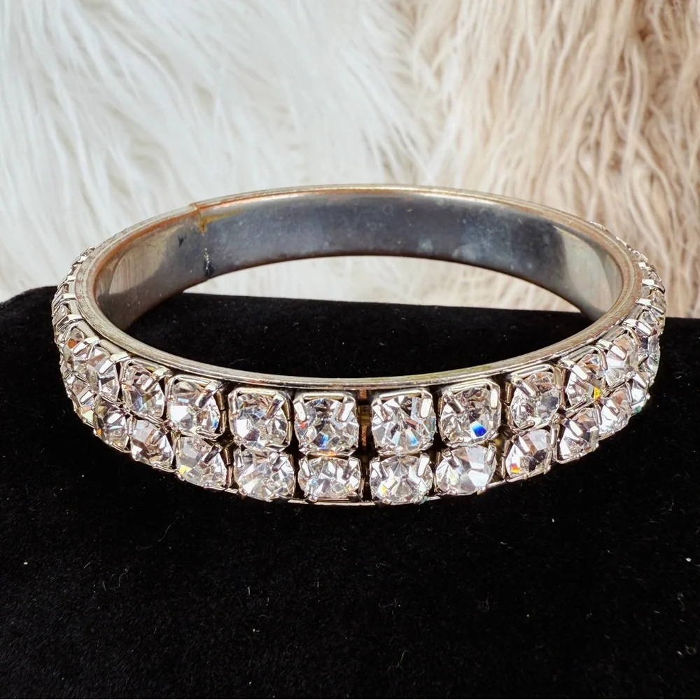 Vintage weighted Silvertone Crystal Bling Bangle Bracelet