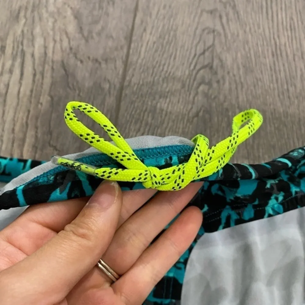 Speedo size teal