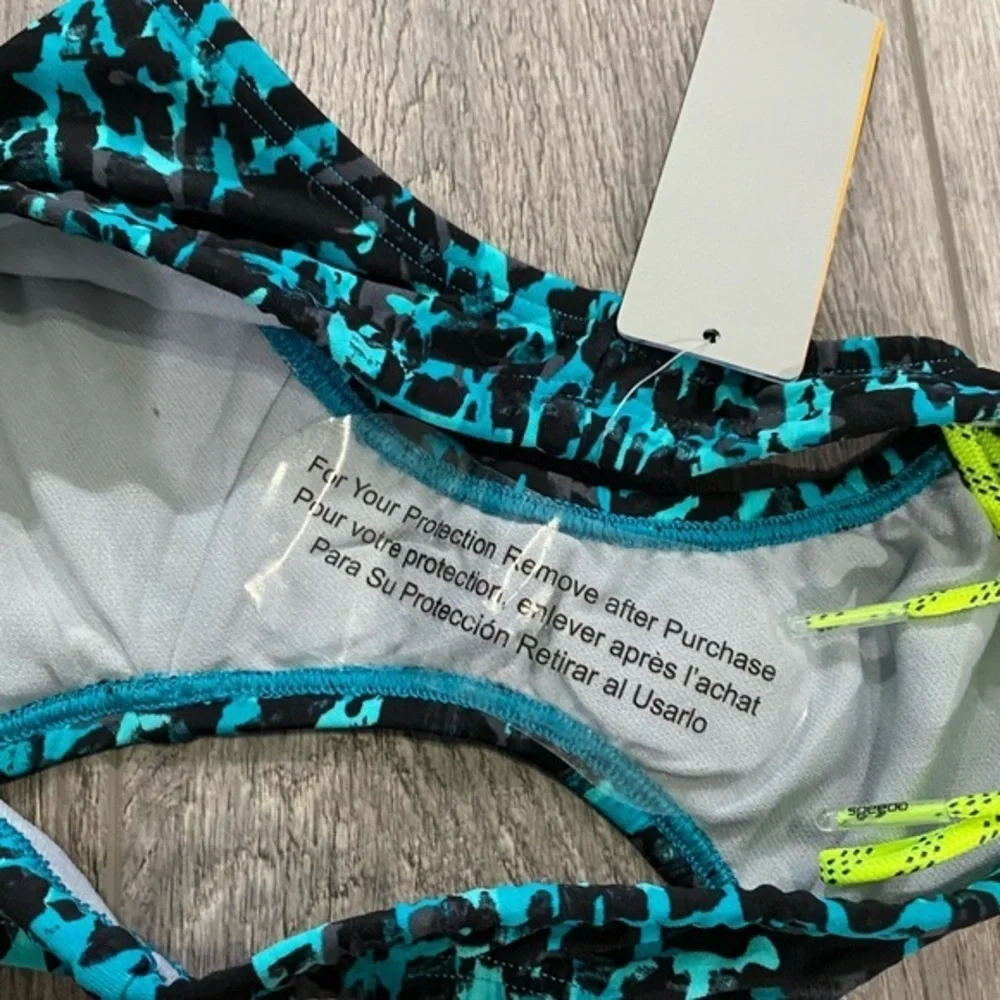 Speedo size teal