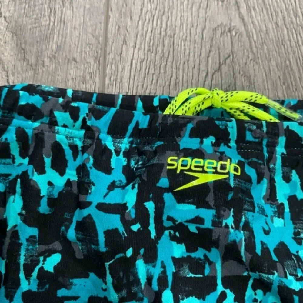 Speedo size teal