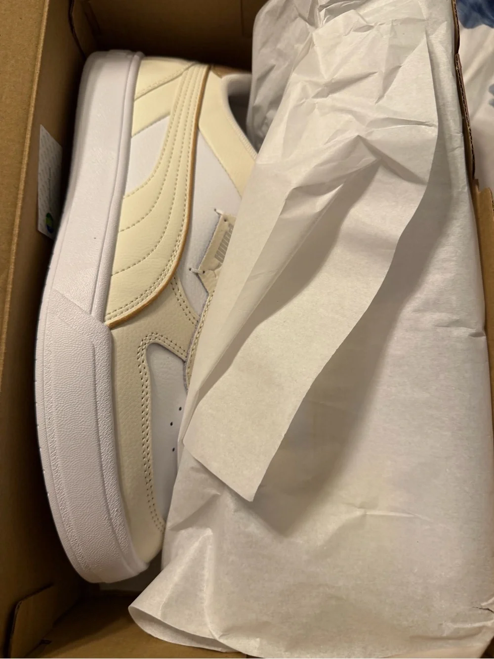 Puma clean white