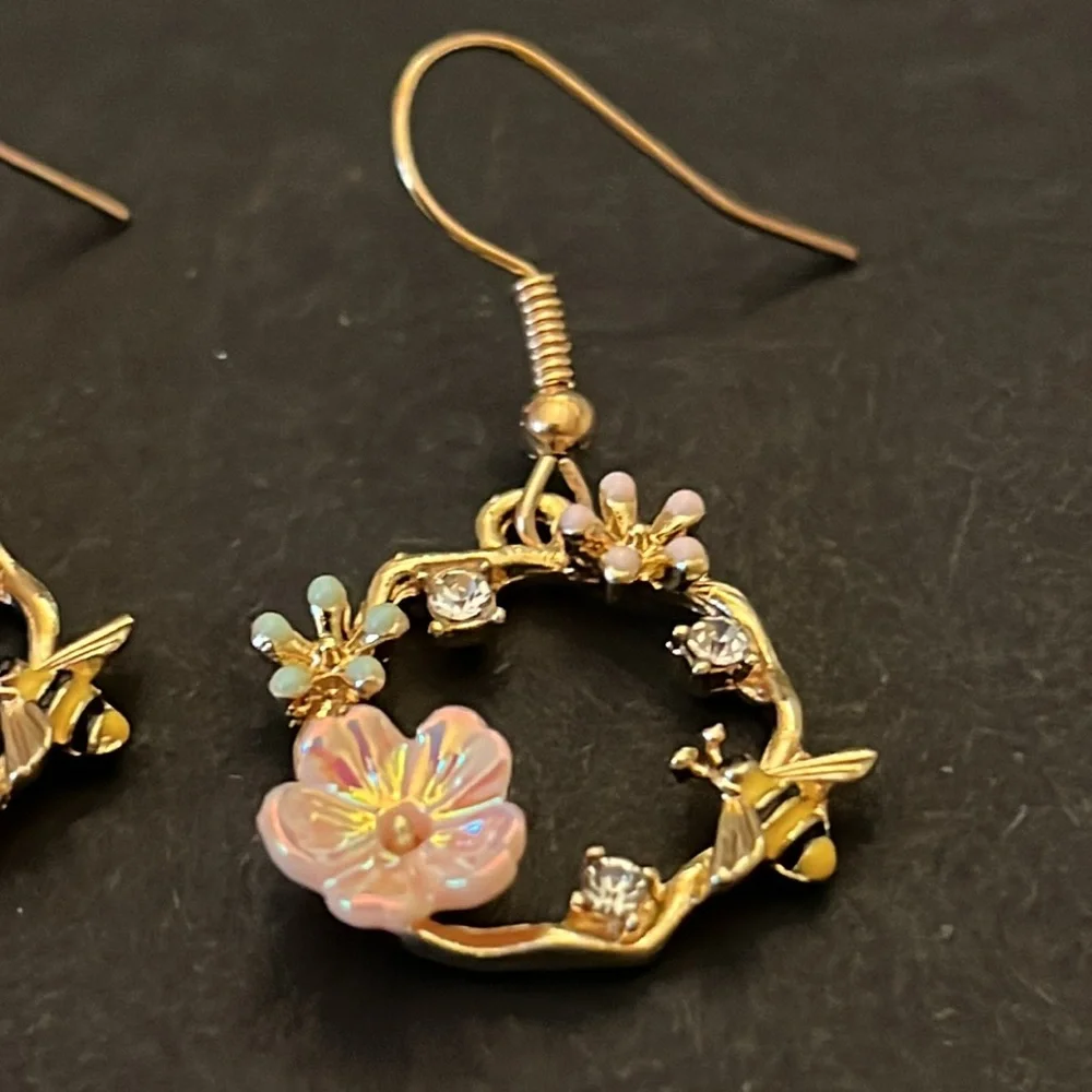 N/A cute gold