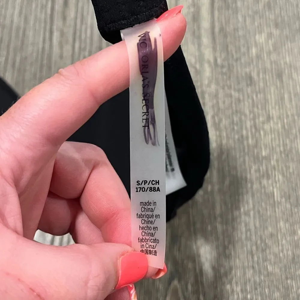 Victorias Secret details strapless
