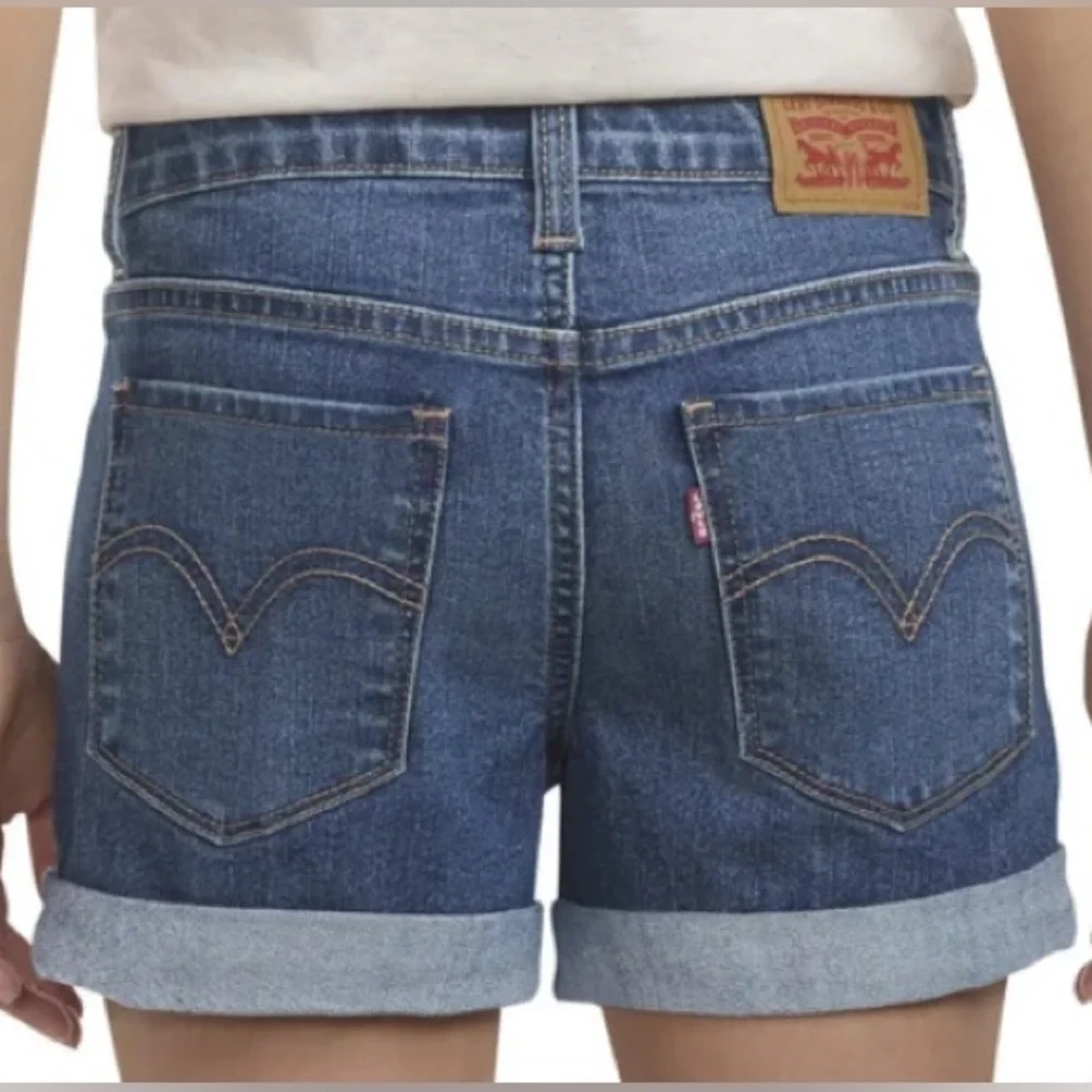 Levis these levi