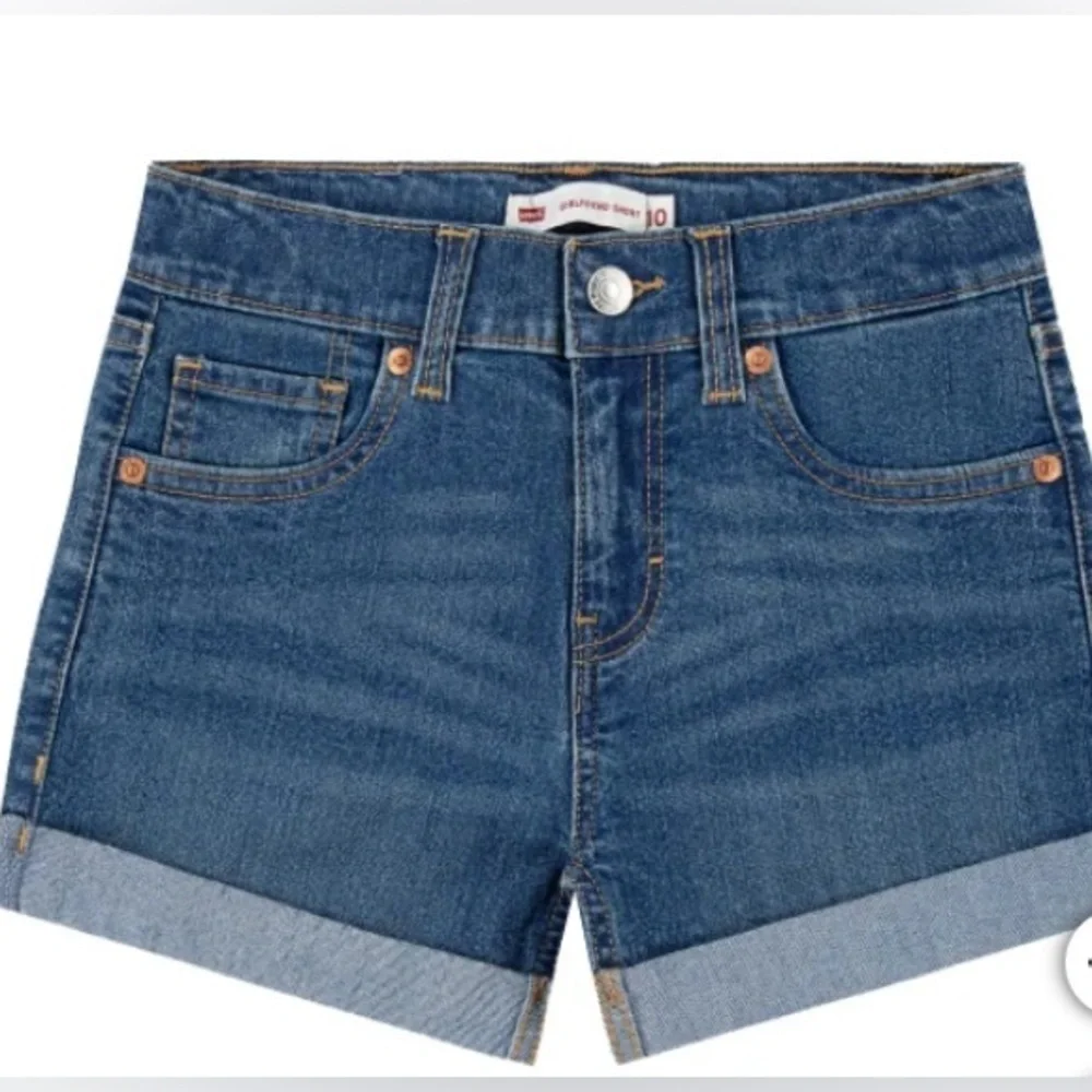 Levis these levi